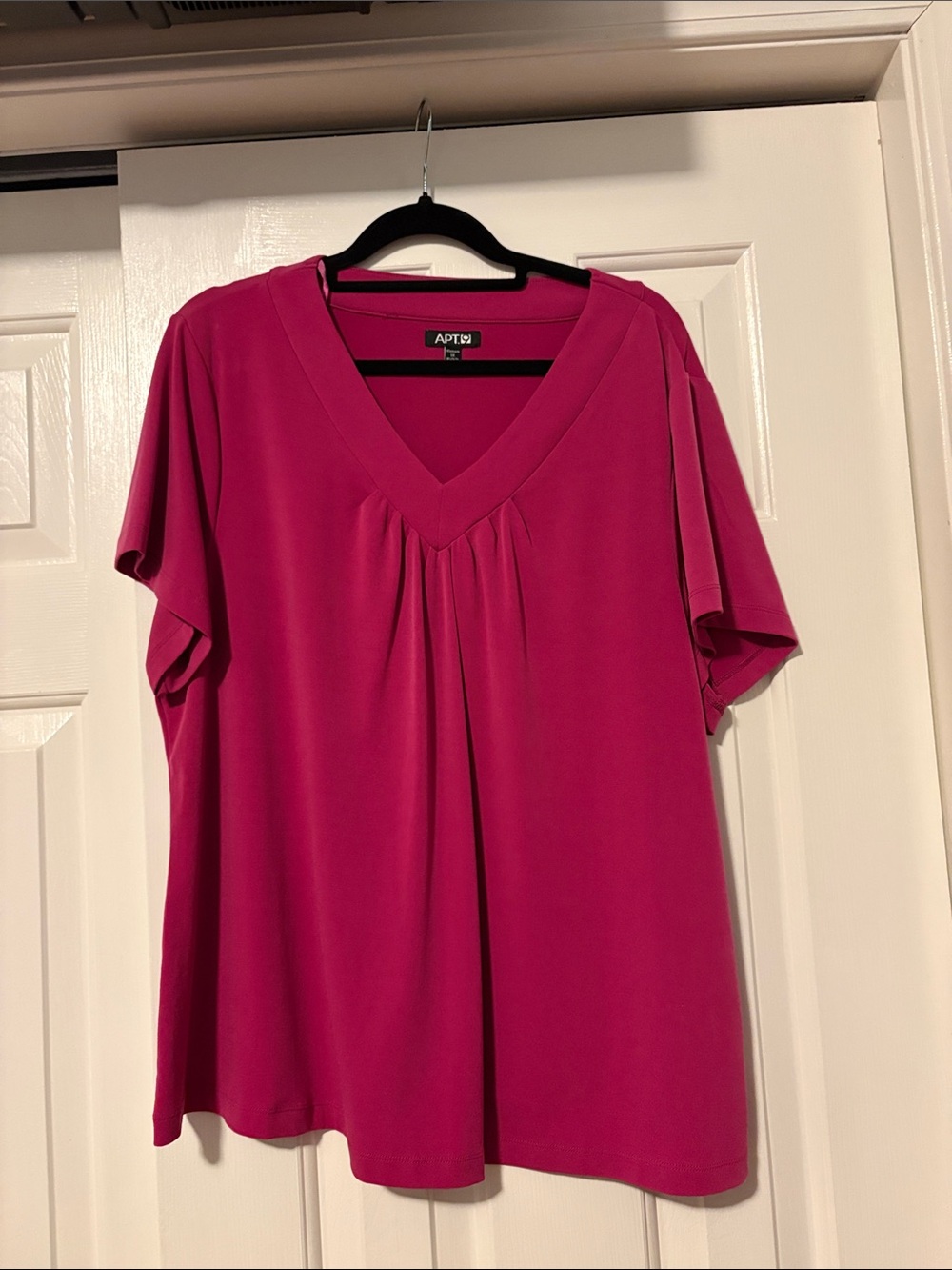 Apt. 9 Fuchsia V-Neck Short Sleeve Top